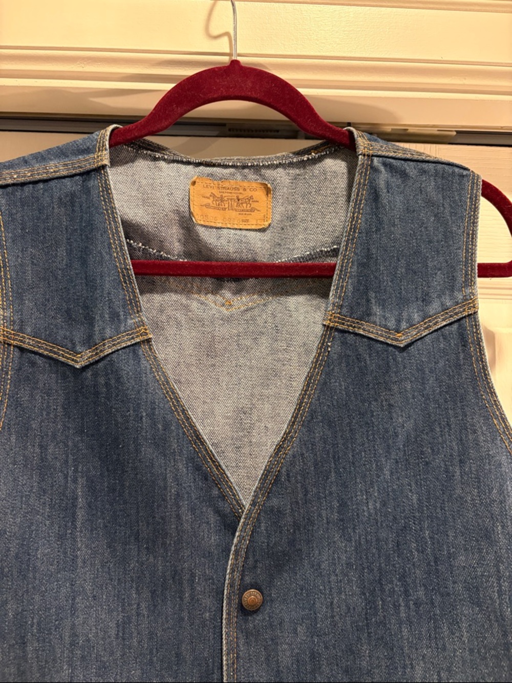 Classic Men's Levi’s Denim Vest - Blue - Picture 6 of 8